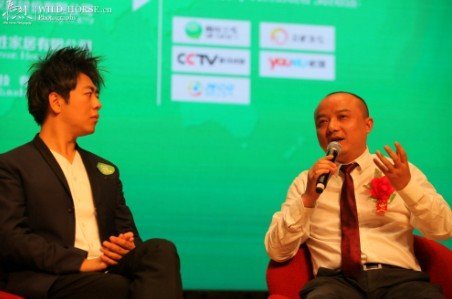 尊龙凯时中国地板汝继勇董事长与大师朗朗共推环保